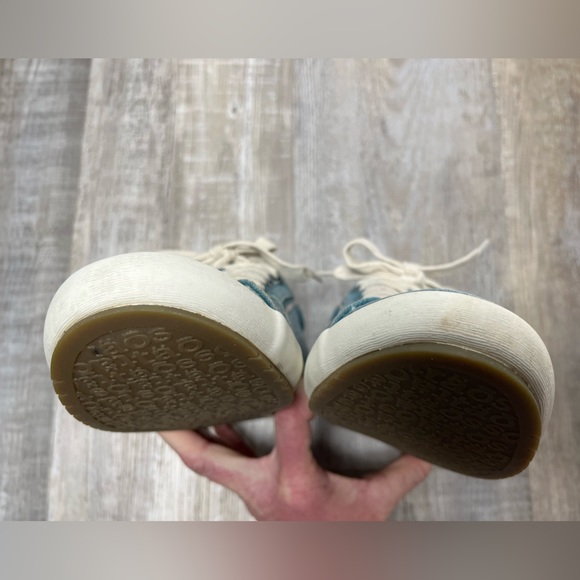 Taos Star Canvas Shoes Sneakers (EUC) - Picture 4 of 13